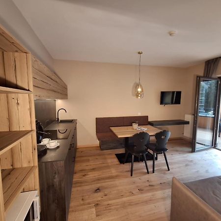 Alpenspitz Appartements - Garni - B&B Racines Exterior photo